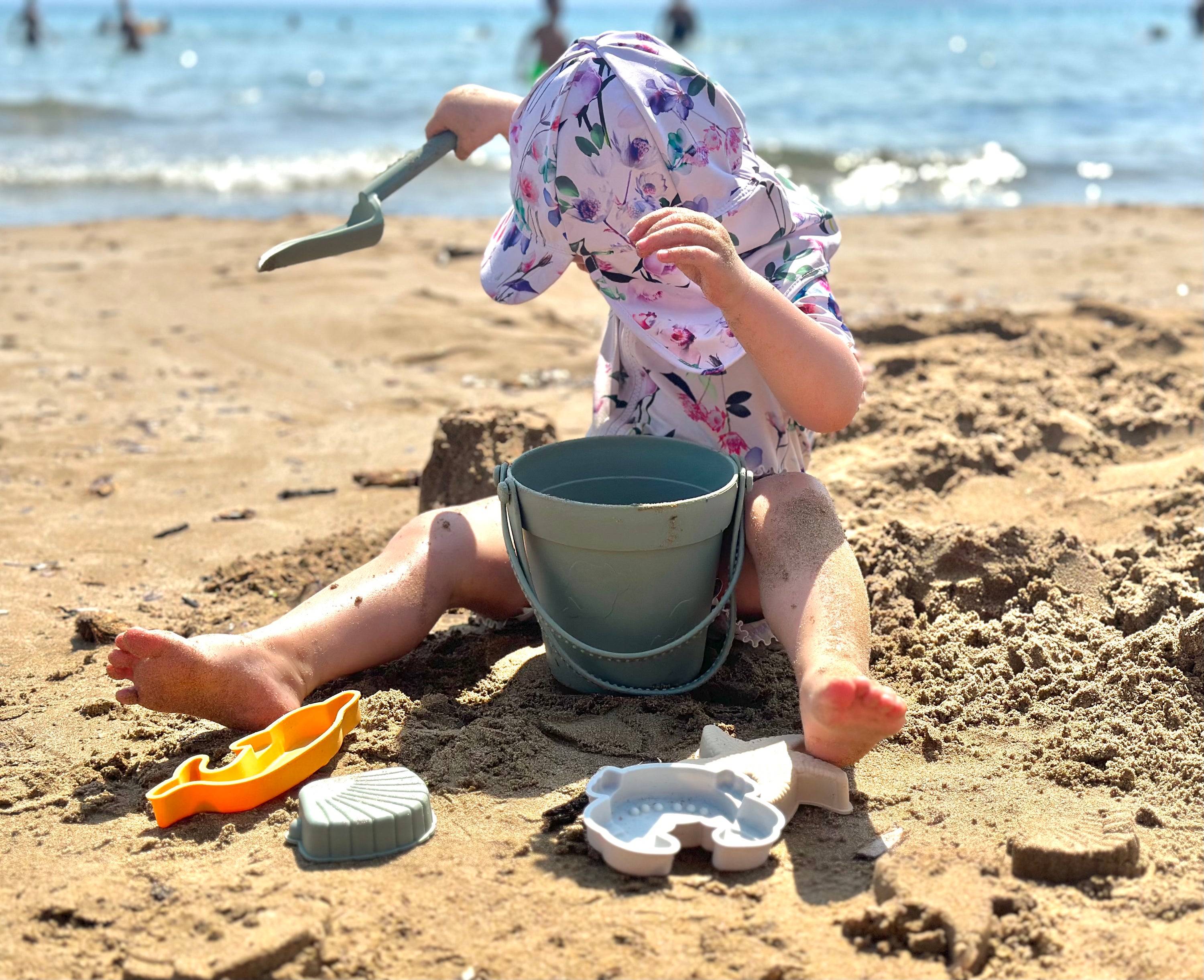 Kids Silicone Beach Toy Set – Non-Toxic Bucket & Spade, Safe & Durable Sage Green Design