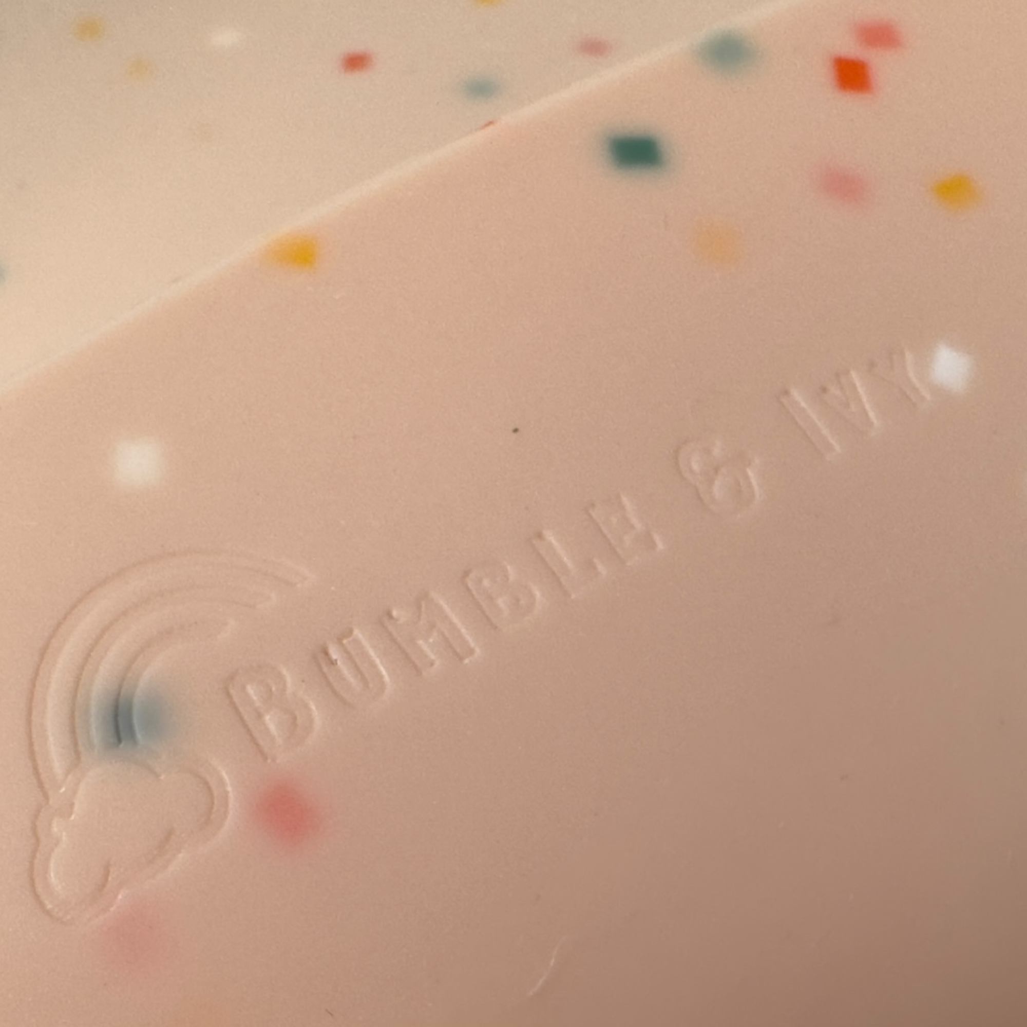 "Speckled Bubblegum Silicone Bib – BPA-Free, Non-Toxic Baby Bib for Mess-Free Mealtime"